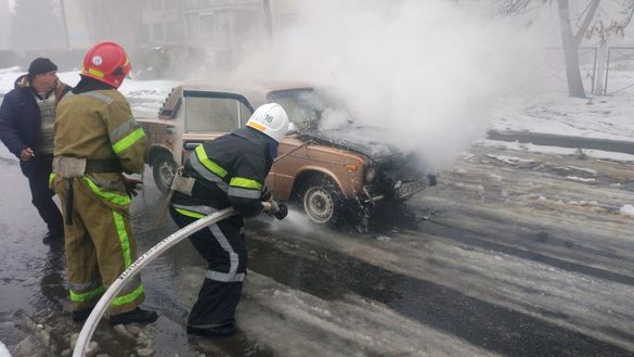 На Черкащині під час руху загорівся автомобіль (ВІДЕО)