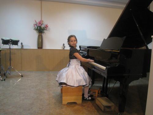 Черкащанка на фортепіано перемогла у “Маленькому віртуозі”