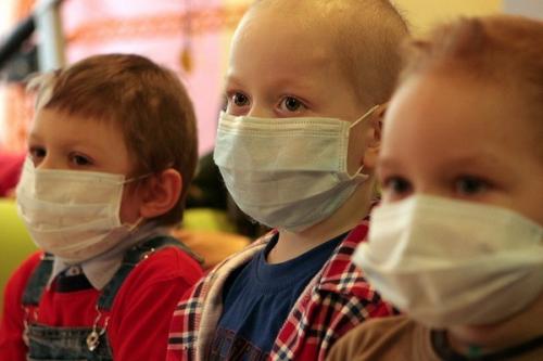 До маленьких пацієнтів Центру дитячої онкології прийшли в гості казкові герої