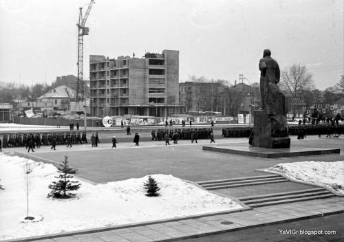 В соцмережі показали, якою була Соборна площа у Черкасах за часів СРСР