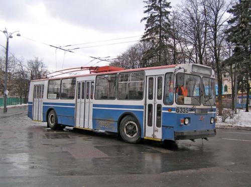 У Черкасах горів тролейбус із пасажирами (ВІДЕО)