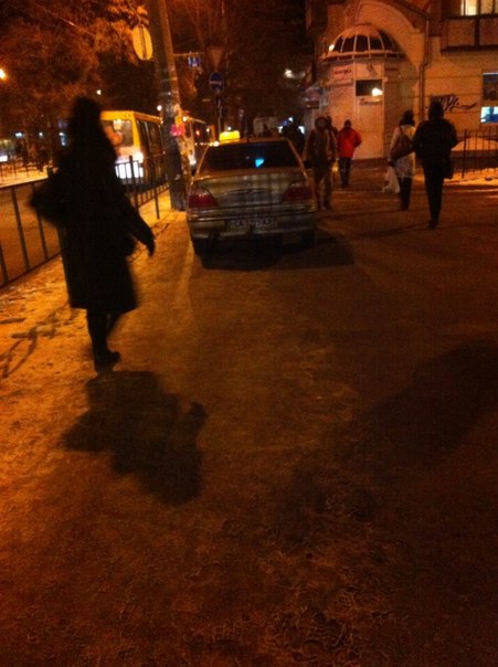 У Черкасах таксист припаркувався прямо біля Макдональдса (ФОТО)