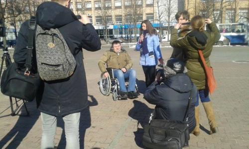 Секретар міської ради сів у інвалідний візок (ФОТО)