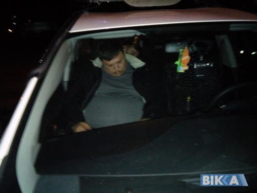 Автомайданівці затримали п'яного підполковника міліції за кермом (ФОТО)