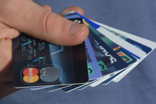 20-річний черкащанин знімав гроші із чужих кредитних карток