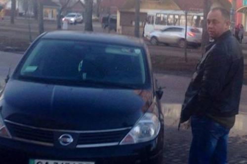 Черкаський волонтер розбив авто жінки (ФОТО)
