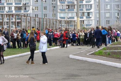 У черкаській школі через газовий балончик евакуювали дітей та вчителів (ФОТО)