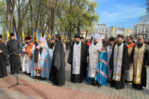 У Черкасах привселюдно посварилися священники Київського та Московського патріархату