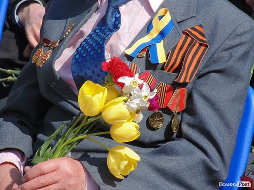 Черкаські ветерани можуть не послухати і вдягнути на 9 травня георгіївську стрічку