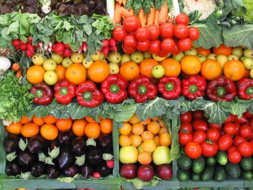 Овочі та фрукти стають для черкащан делікатесом
