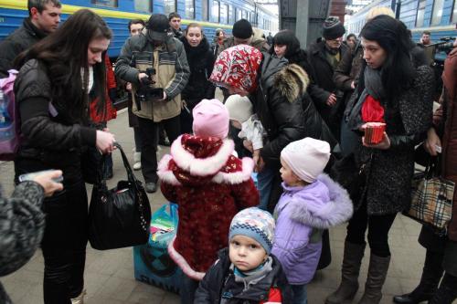 Життя за межею бідності для сім'ї переселенців з трьома дітьми