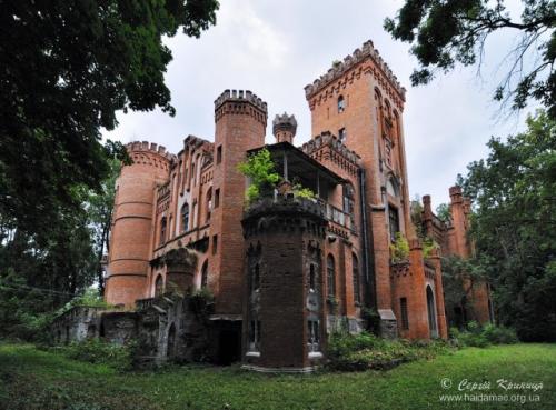 Черкаський палац очолив рейтинг замків, які варто відвідати