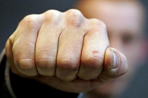 З'явилося відео побиття в Умані подружньої пари професійним боксером