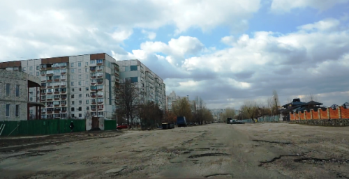 Розбиту вулицю Героїв Дніпра ремонтуватимуть у серпні
