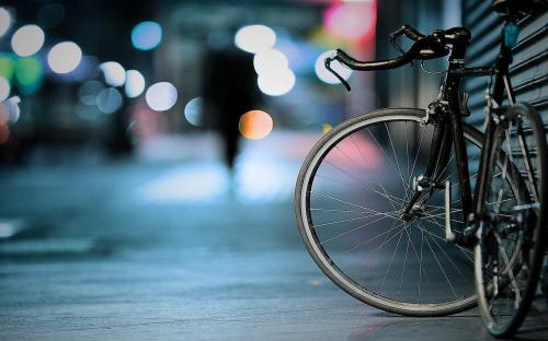У Черкасах викрали велосипед за 10 секунд (ВІДЕО)
