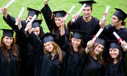 Черкаські студенти замість диплома отримали папірець (ВІДЕО)