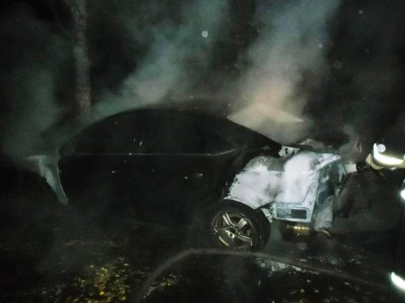 На Черкащині поблизу лікарні загорівся автомобіль (ВІДЕО)