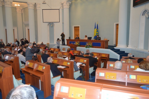 Черкаські депутати та громада влаштували гаряче обговорення кандидатур на голову облради