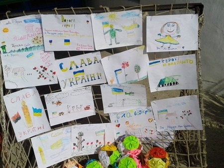 Черкаські АТОвці віддячили дітям за малюнки