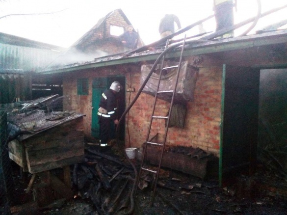 На Черкащині вогонь знищив 3 тонни соломи та побутову техніку