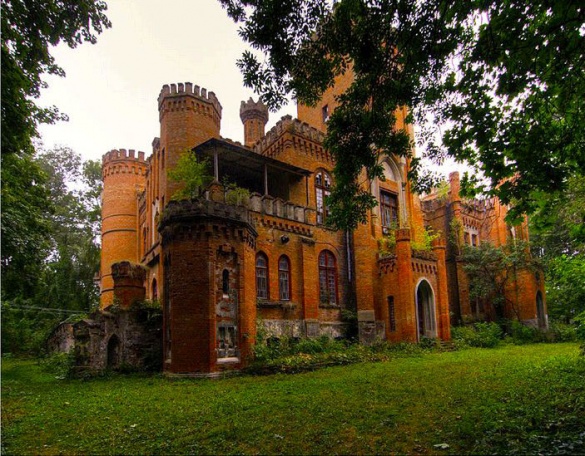 В Черкаській області руйнуються два неймовірних палаци (ФОТО)