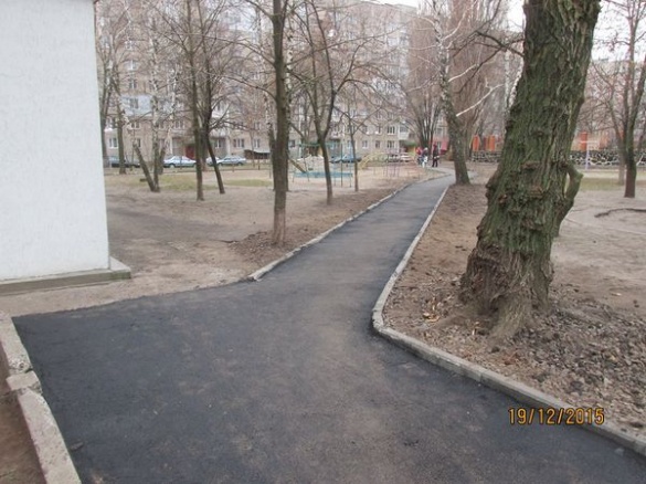У Черкасах зробили нові тротуарні доріжки (ФОТО)