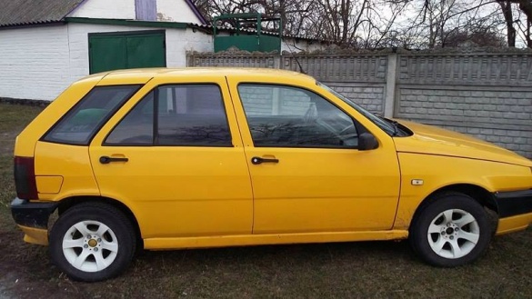 У Київській області розшукують власника покинутого черкаського авто