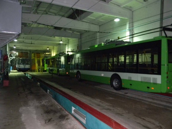 Як у Черкасах для містян презентували нові тролейбуси на Соборній площі (ВІДЕО)
