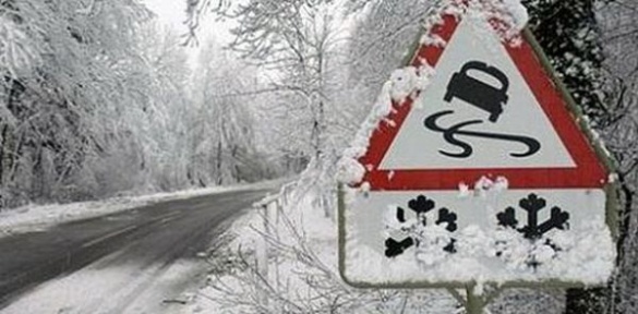 Стала відома причина важкого прибирання снігу на дорогах Черкас