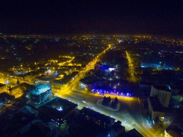 У мережі розмістили неймовірні фото нічної Умані із 160 метрів