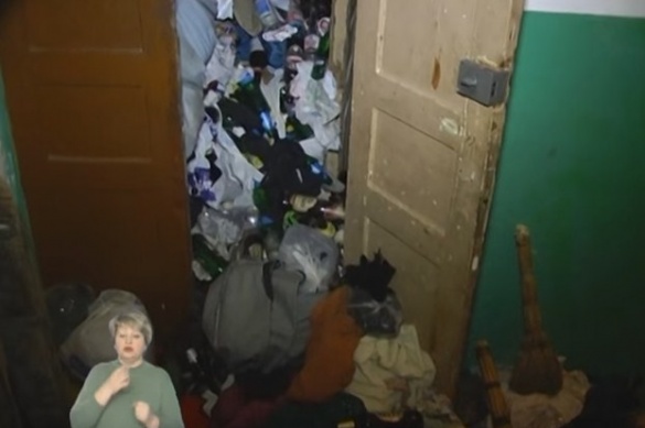 У Черкасах пенсіонерка влаштувала сміттєзвалище у власній квартирі (ВІДЕО)
