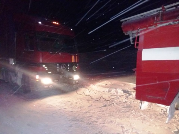 Дорогу на Черкащині заблоковували п’ять вантажівок (ВІДЕО)