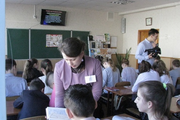 У черкаській школі дітей познайомили із релігією (ФОТО)
