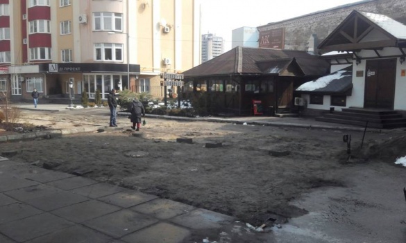 Черкаський підприємець відновить пошкоджений тротуар на Хрещатику