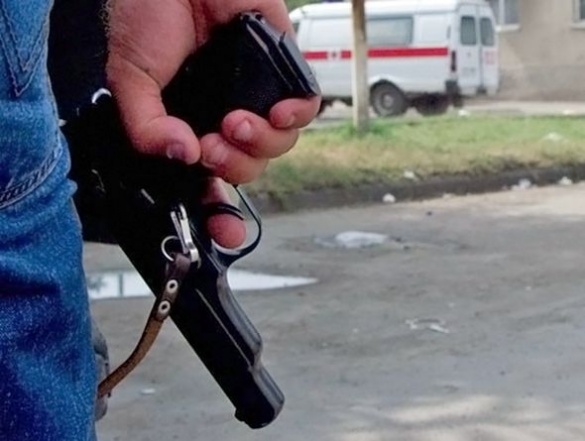 На Черкащині чоловік розгулював зі зброєю у кишені