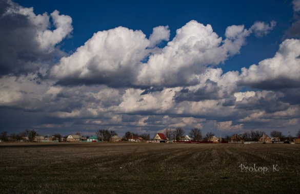 Черкаський фотограф зумів закарбувати небо перед грозою (ФОТО)