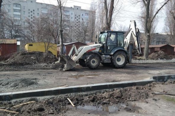 Жителі однієї з черкаських вулиць нарешті дочекалися ремонтних робіт