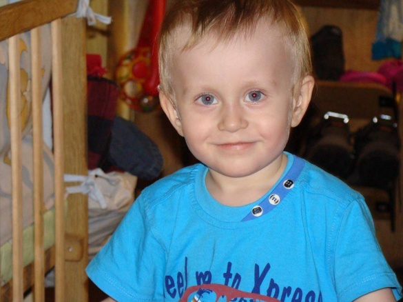 Родина трирічного Володі з Черкащини просить врятувати сина від глухоти