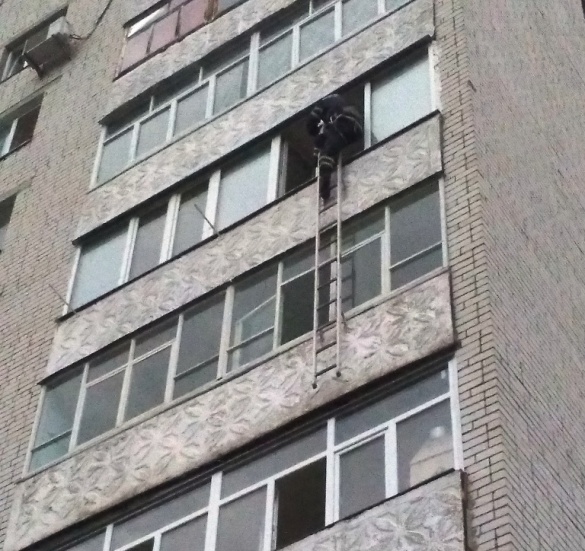 За добу черкаські рятувальники тричі відкривали двері квартир, у яких перебували діти
