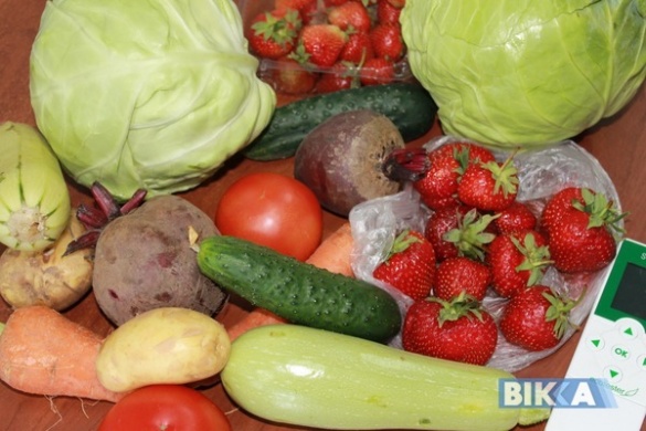 Експеримент: cкільки нітратів міститься в овочах та ягодах із черкаських прилавків