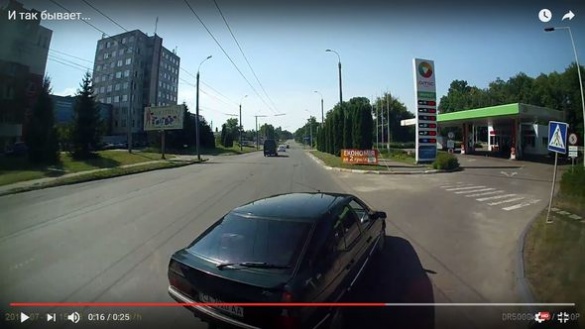 Черкаський водій ледь не спровокував ДТП із тролейбусом (ВІДЕО)