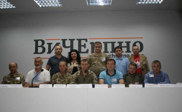 Трьох черкаських депутатів нагородили за звільнення полонених на Донбасі