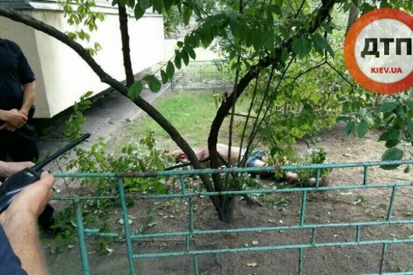 Черкащанин розбився насмерть, вистрибнувши з балкону багатоповерхівки в Києві