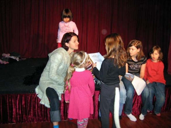 Черкащанка в Берліні заснувала цікавий дитячий театр