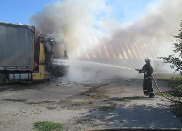 Через коротке замикання на Черкащині загорілася вантажівка
