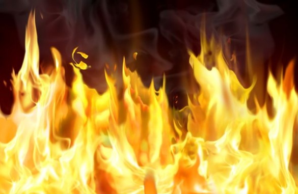 Черкаські рятувальники гасили пожежу в торговому павільйоні