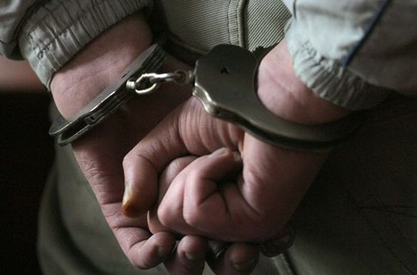 Мішок коноплі та амфетамін: черкаські полісмени затримали правопорушника (ВІДЕО)