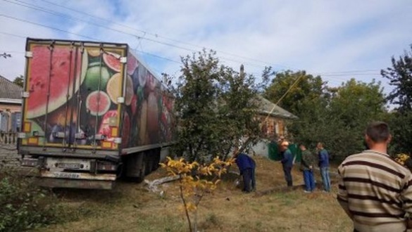ДТП на Черкащині: водію вантажівки стало зле за кермом