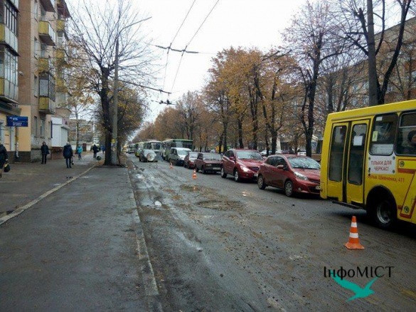 Рух на бульварі Шевченка в Черкасах ускладнений