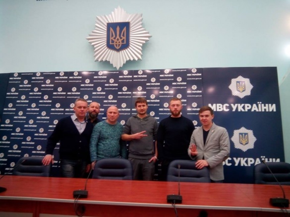 Черкаські активісти зустрілися з головою Нацполіції України, аби обговорити Лютого